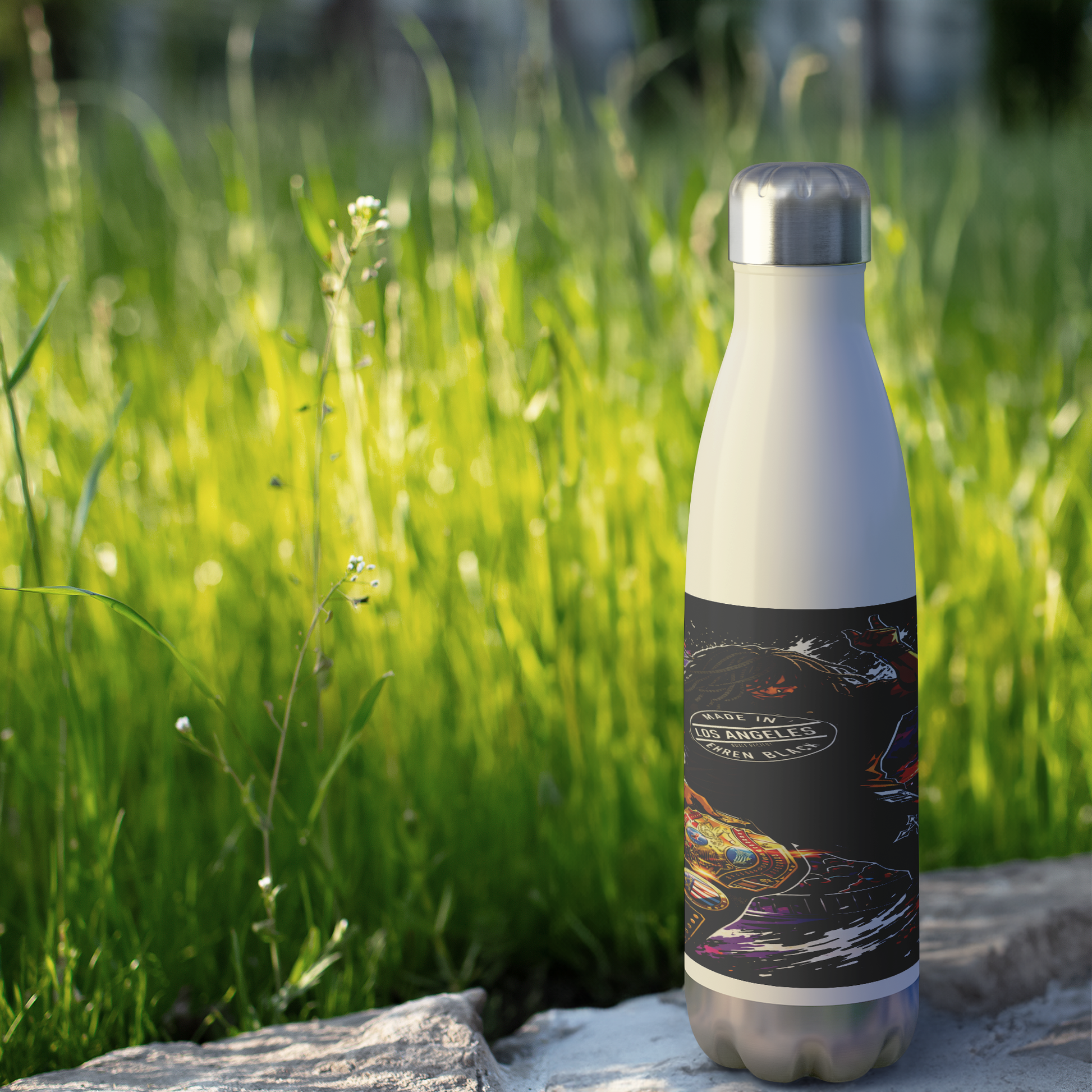 Ehr3n_Black_Water_Bottle_WaterBottle_Outdoor_grass_Mockup.png_15622636